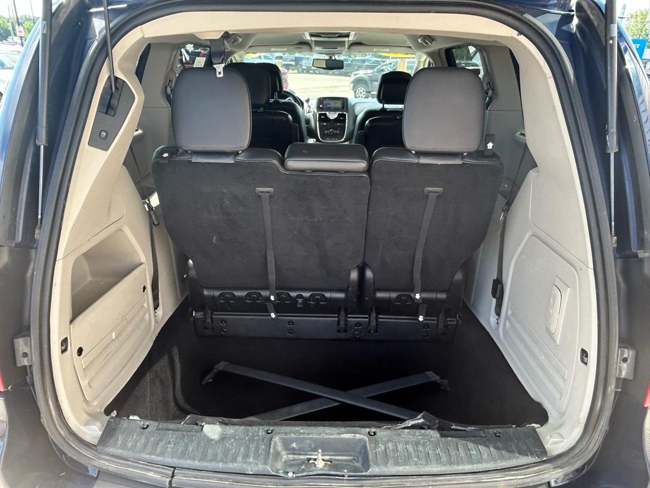Chrysler Town & Country 4dr Wgn Touring-L 2013