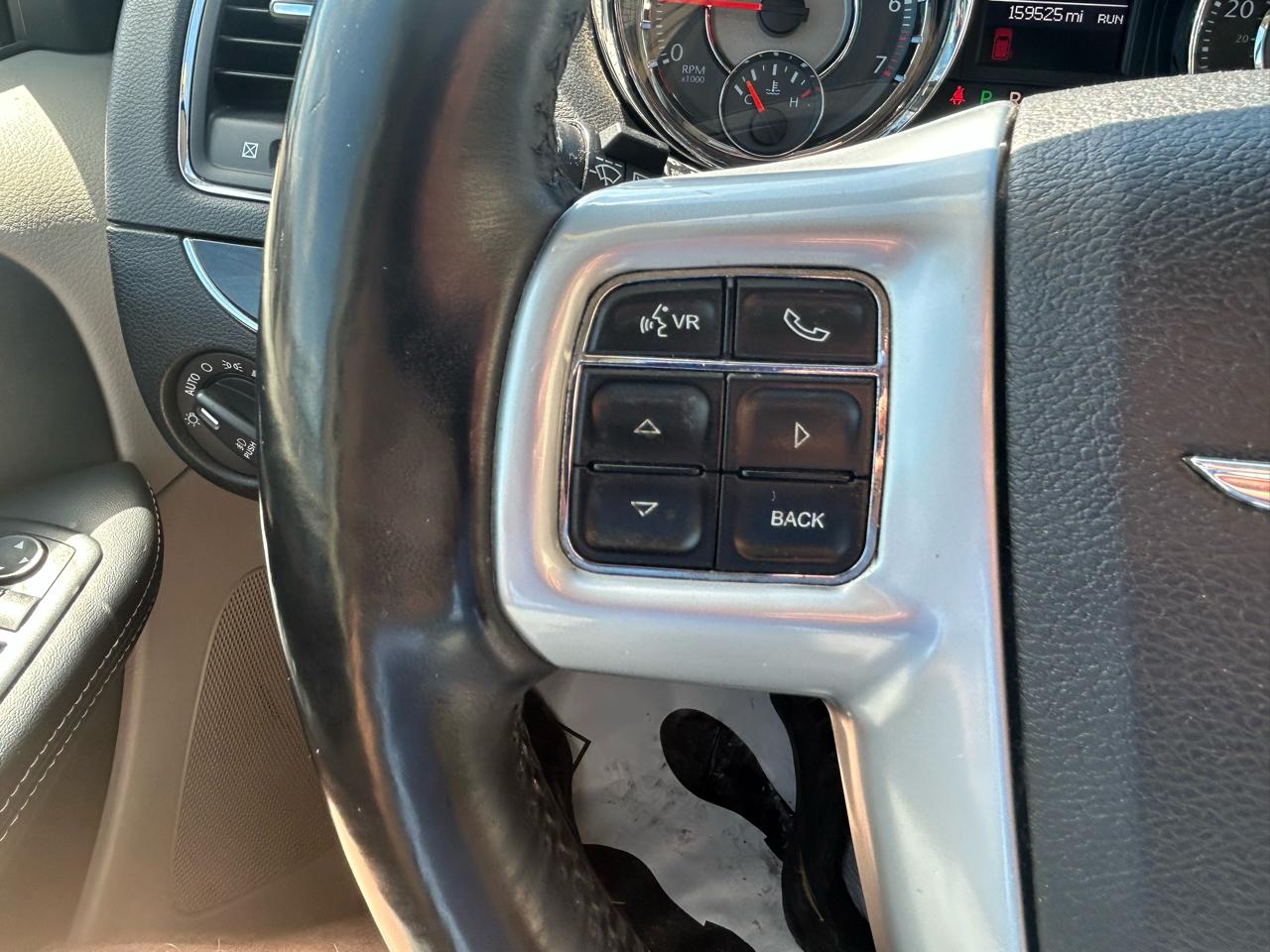 Chrysler Town & Country 4dr Wgn Touring-L 2013