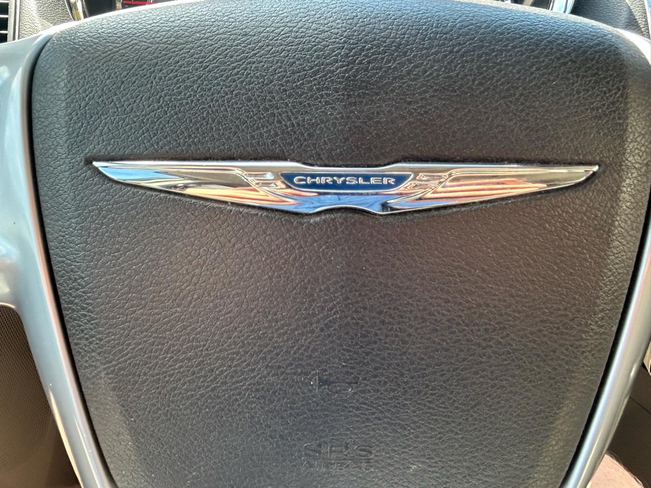 Chrysler Town & Country 4dr Wgn Touring-L 2013