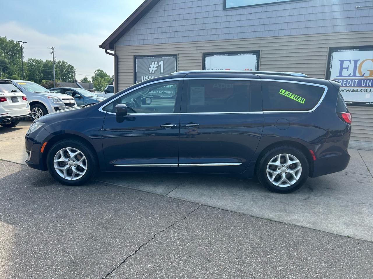 Chrysler Pacifica Touring L FWD 2018