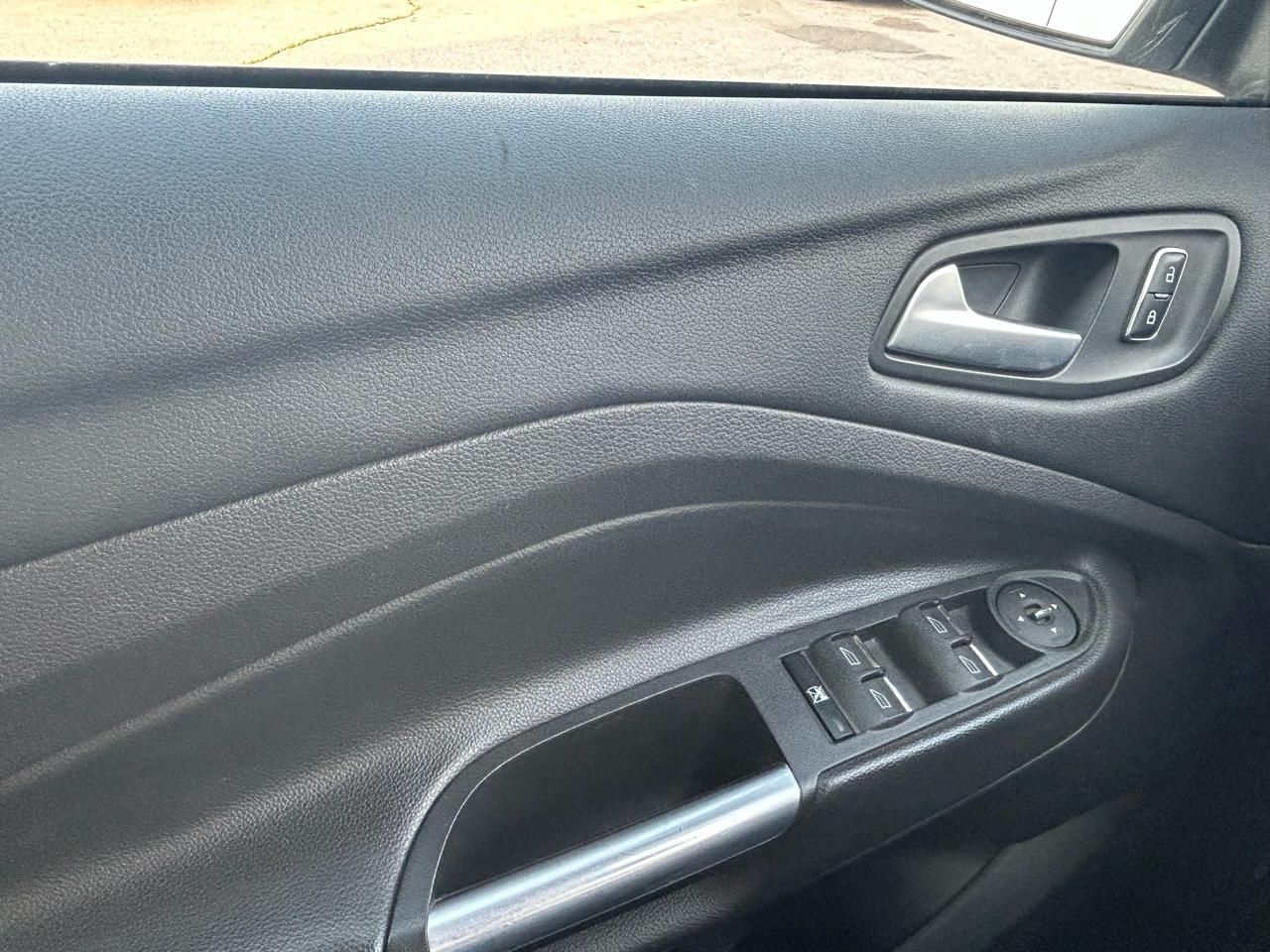 Ford Escape 4WD 4dr SE 2015