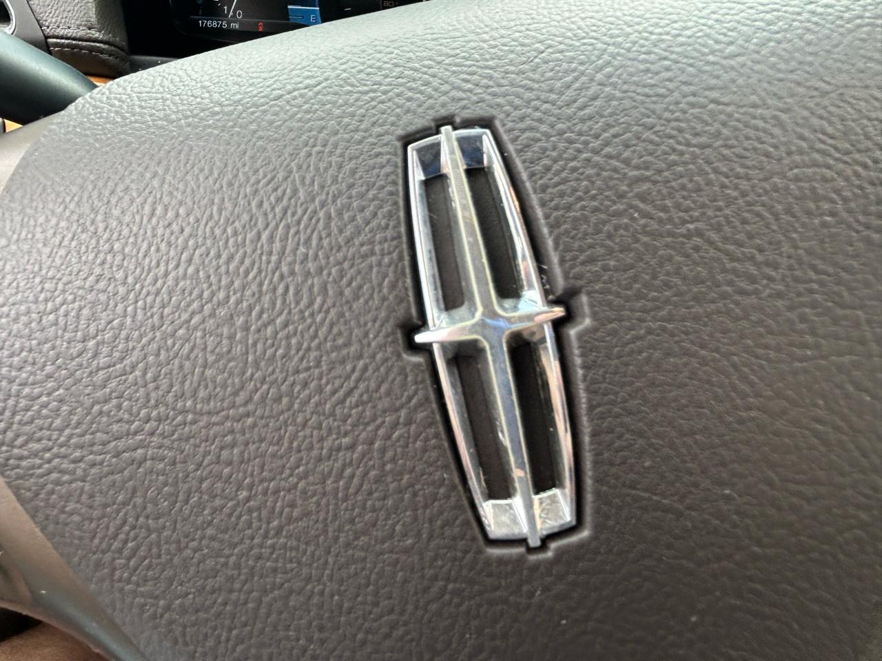 Lincoln MKX AWD 4dr 2012