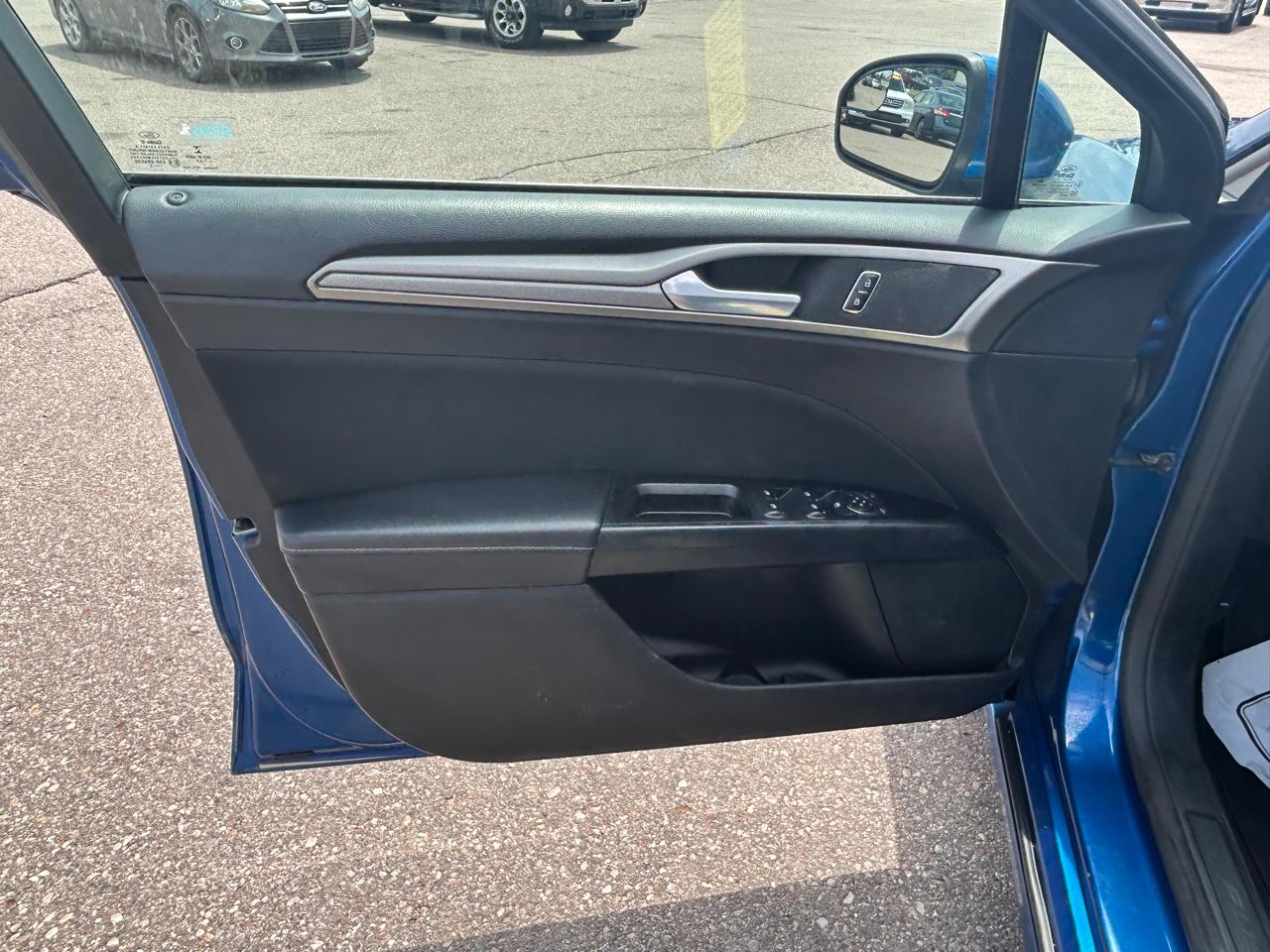 Ford Fusion SE FWD 2017