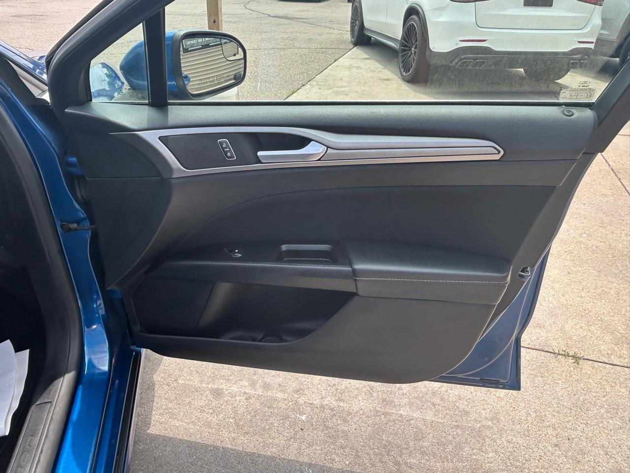 Ford Fusion SE FWD 2017
