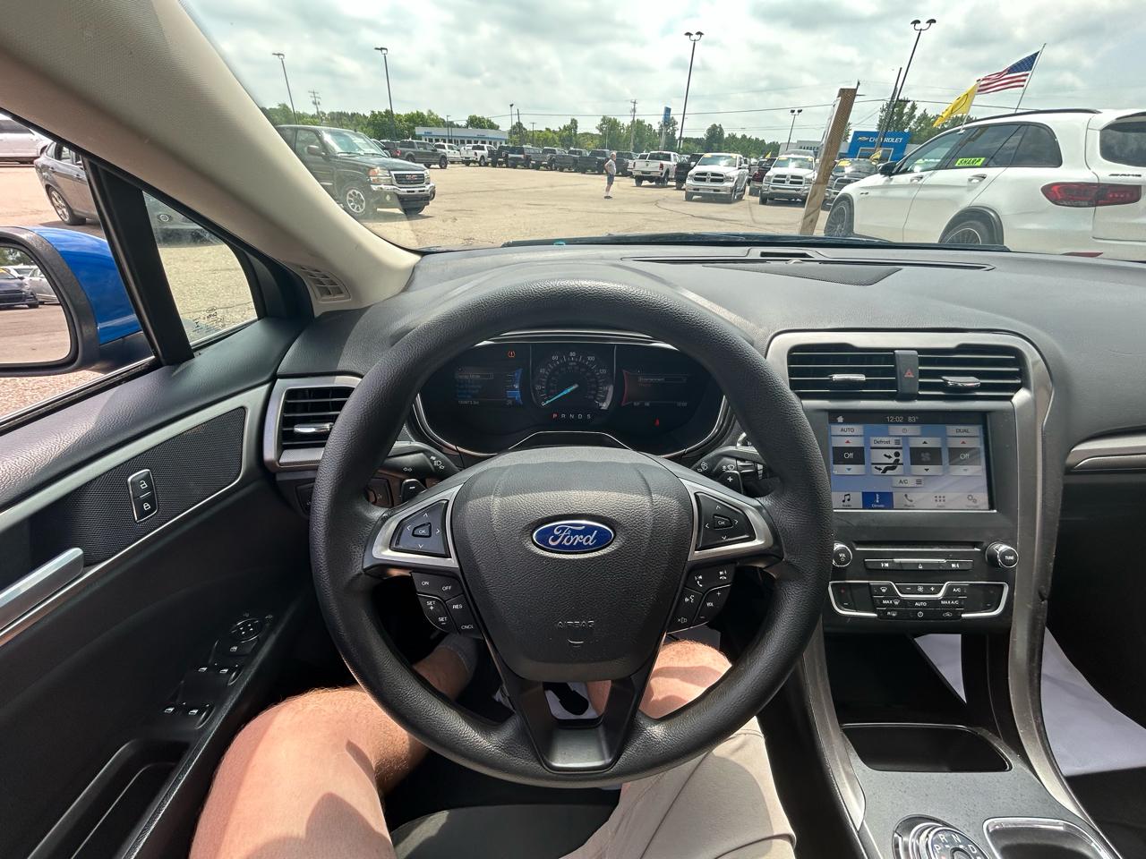 Ford Fusion SE FWD 2017