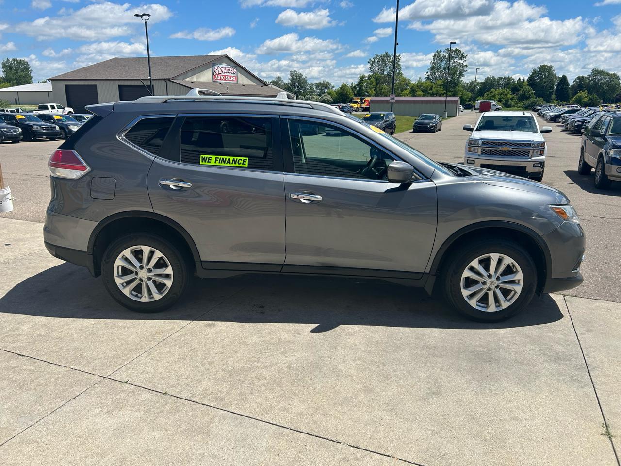 Nissan Rogue AWD 4dr SV 2016