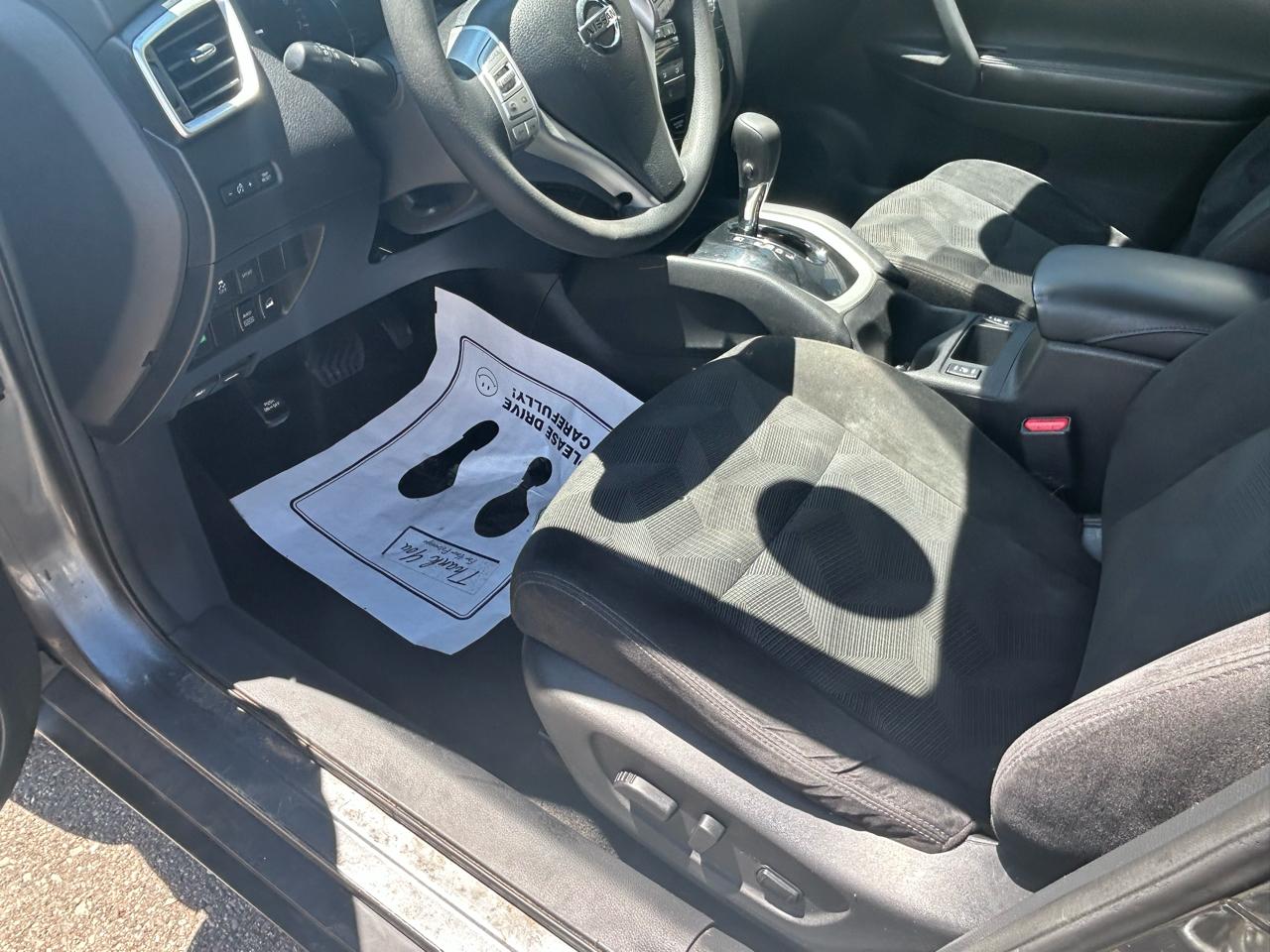 Nissan Rogue AWD 4dr SV 2016