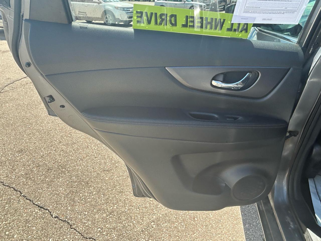 Nissan Rogue AWD 4dr SV 2016
