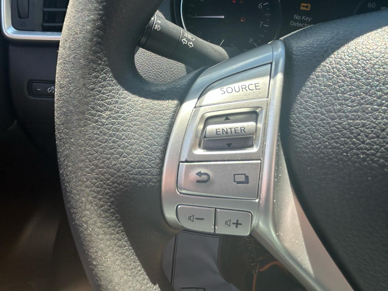 Nissan Rogue AWD 4dr SV 2016