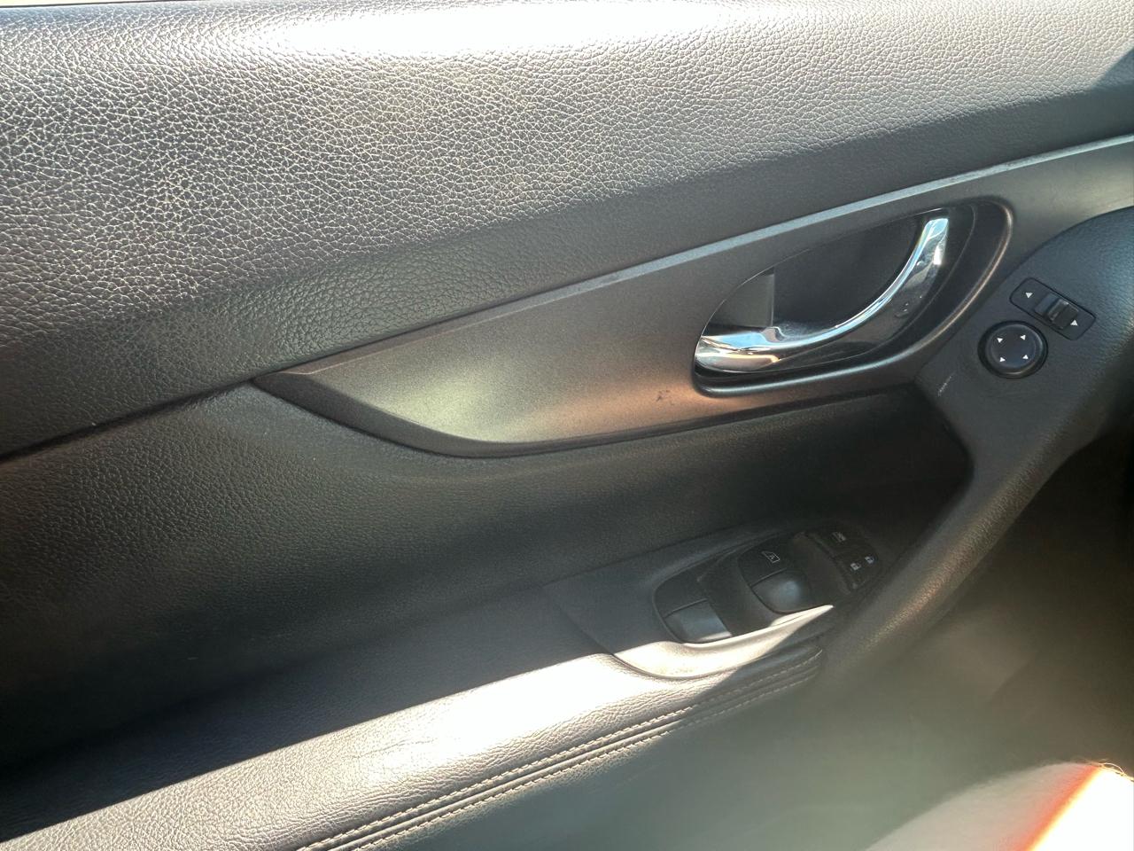 Nissan Rogue AWD 4dr SV 2016