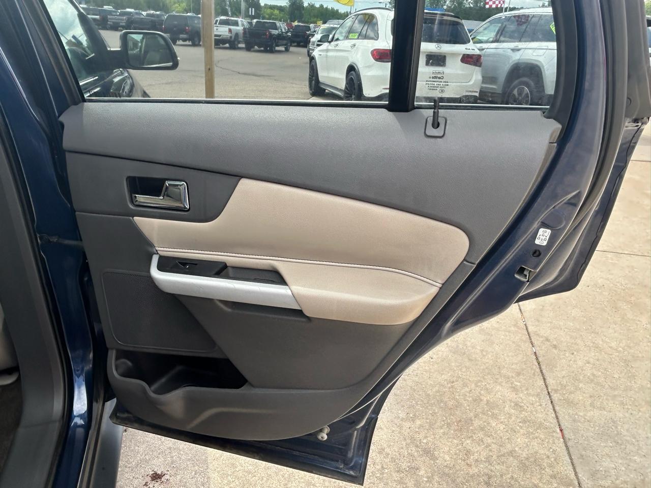 Ford Edge 4dr Limited FWD 2012