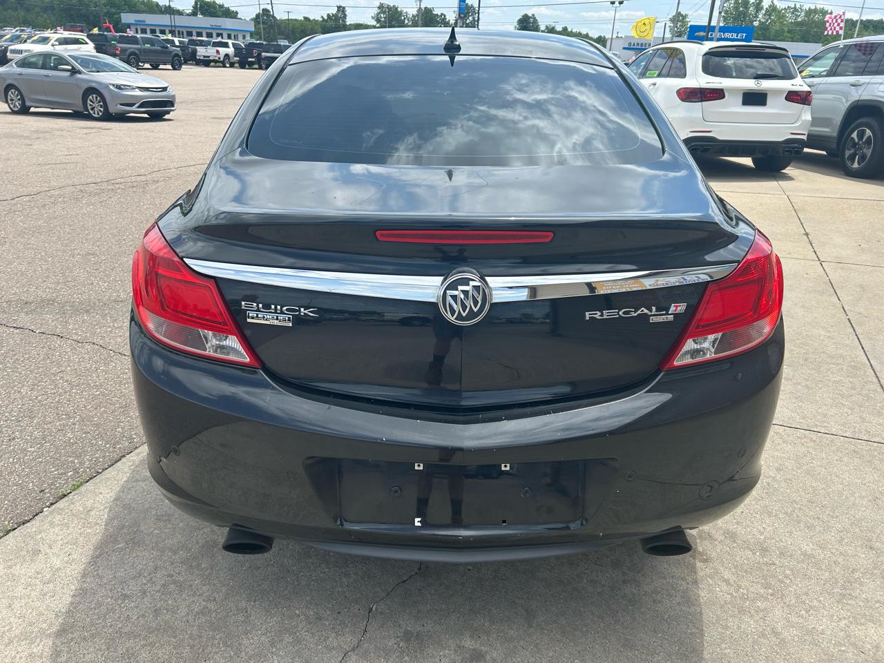 Buick Regal 4dr Sdn CXL Turbo TO2 (Russelsheim) *Ltd Avail* 2011