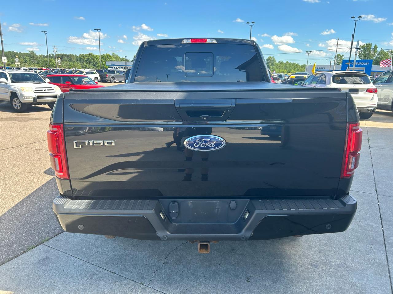 Ford F-150 4WD SuperCrew 157" Lariat w/HD Payload Pkg 2015