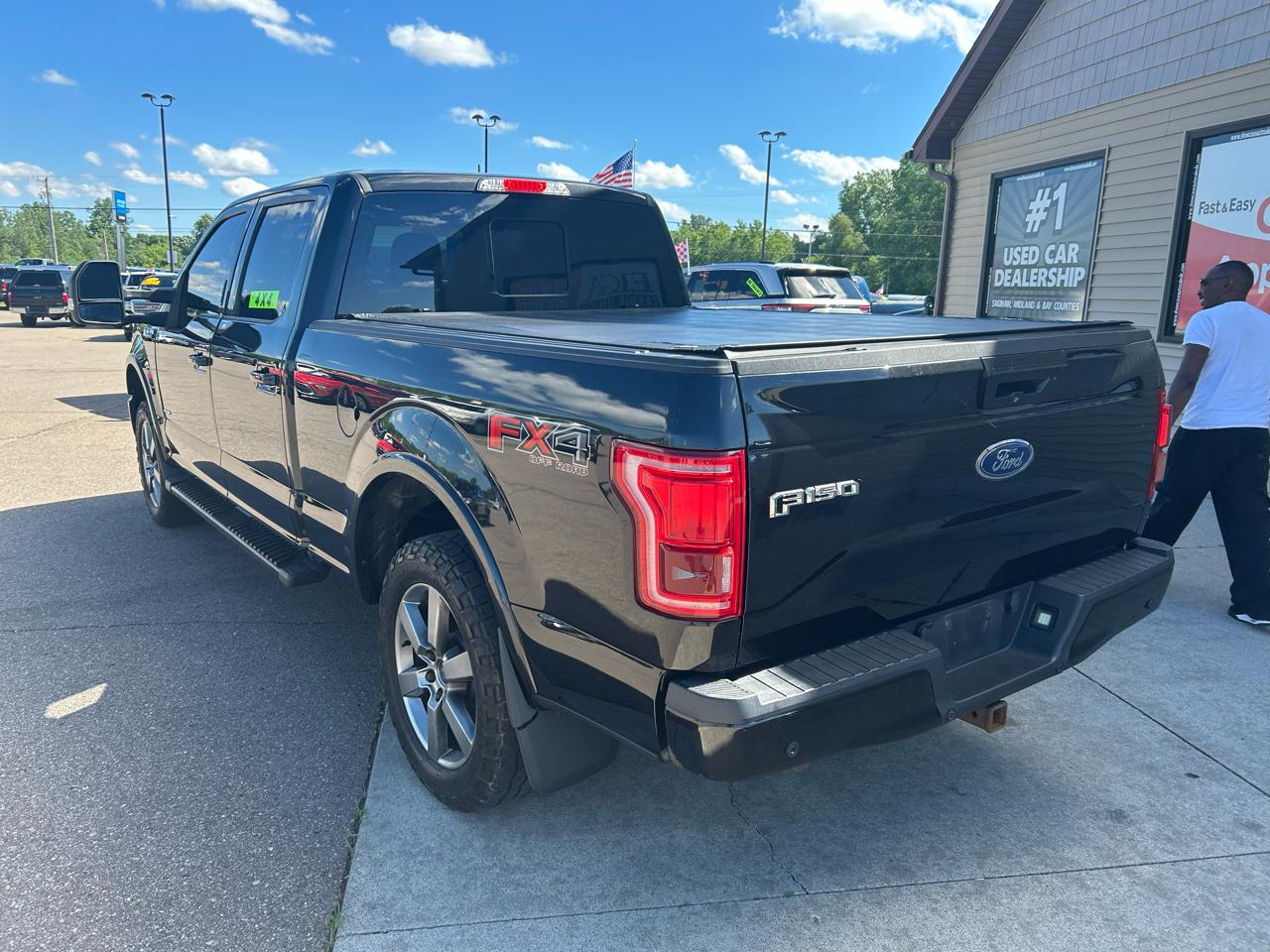 Ford F-150 4WD SuperCrew 157" Lariat w/HD Payload Pkg 2015