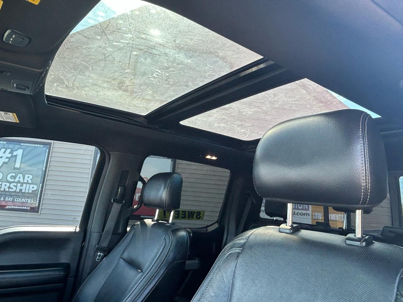 Ford F-150 4WD SuperCrew 157" Lariat w/HD Payload Pkg 2015