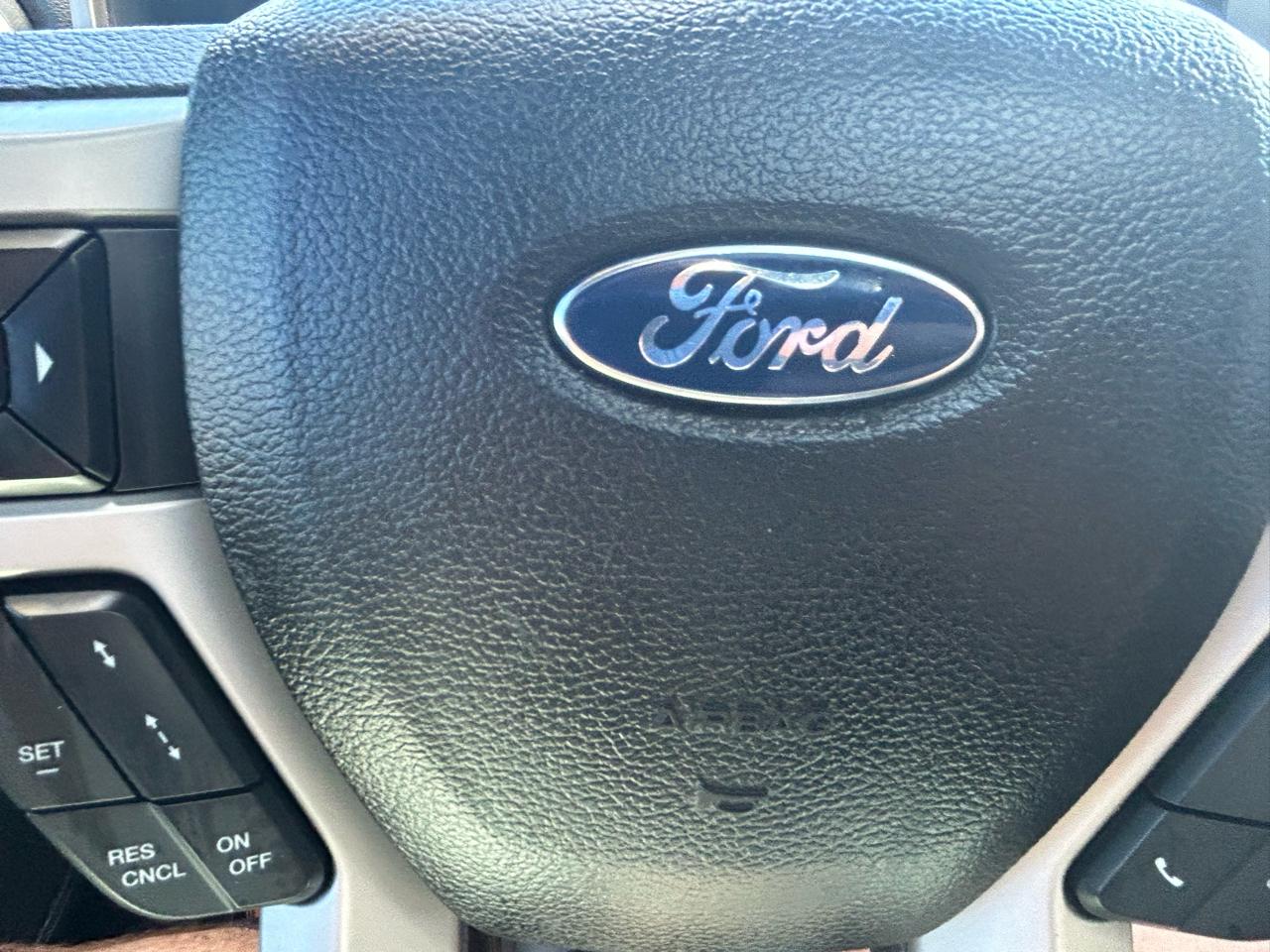 Ford F-150 4WD SuperCrew 157" Lariat w/HD Payload Pkg 2015