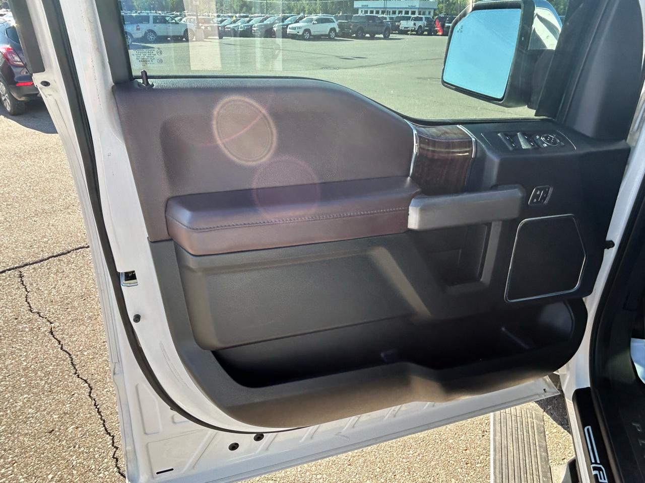 Ford F-150 Platinum 4WD SuperCrew 5.5' Box 2017