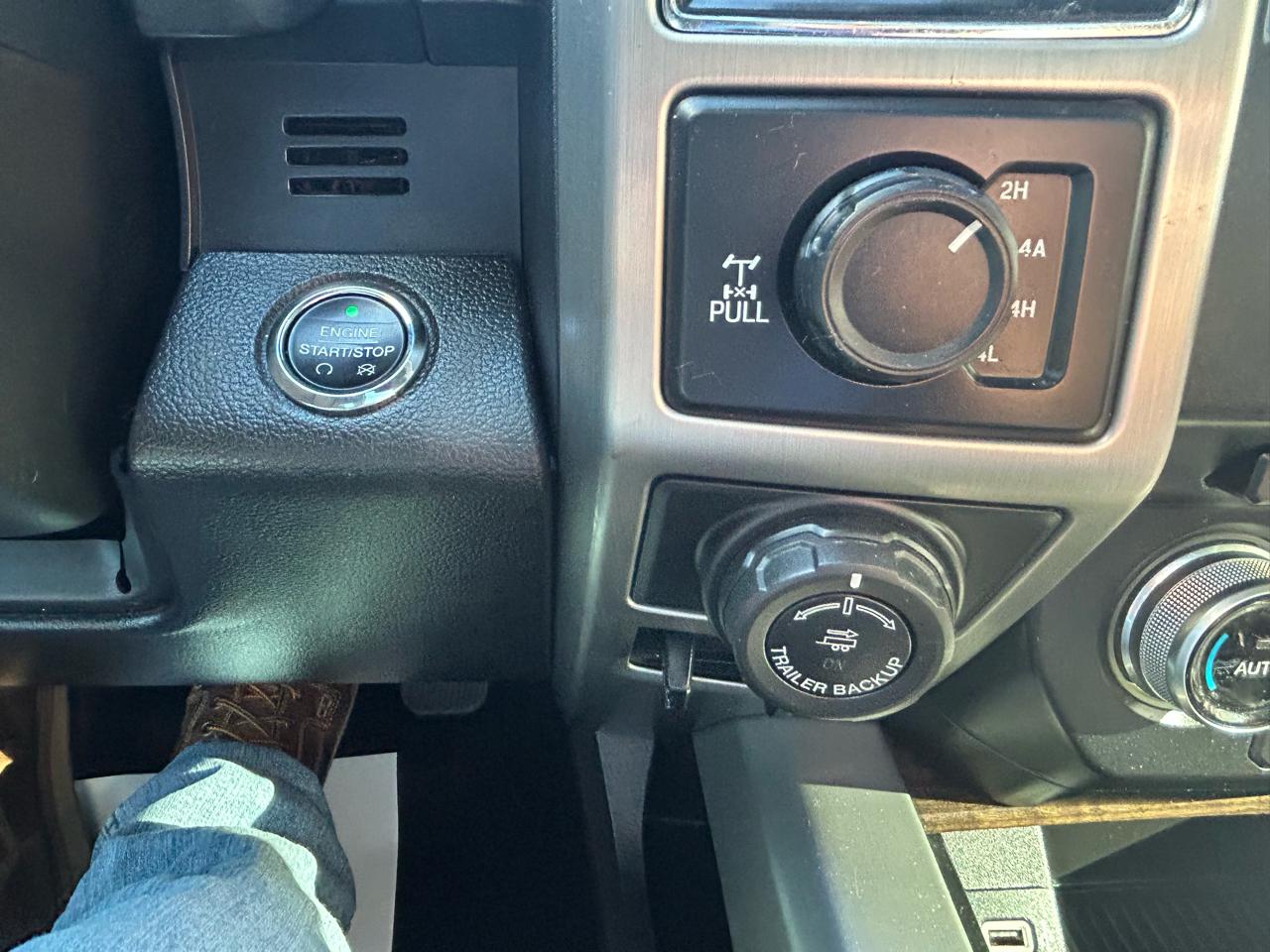 Ford F-150 Platinum 4WD SuperCrew 5.5' Box 2017