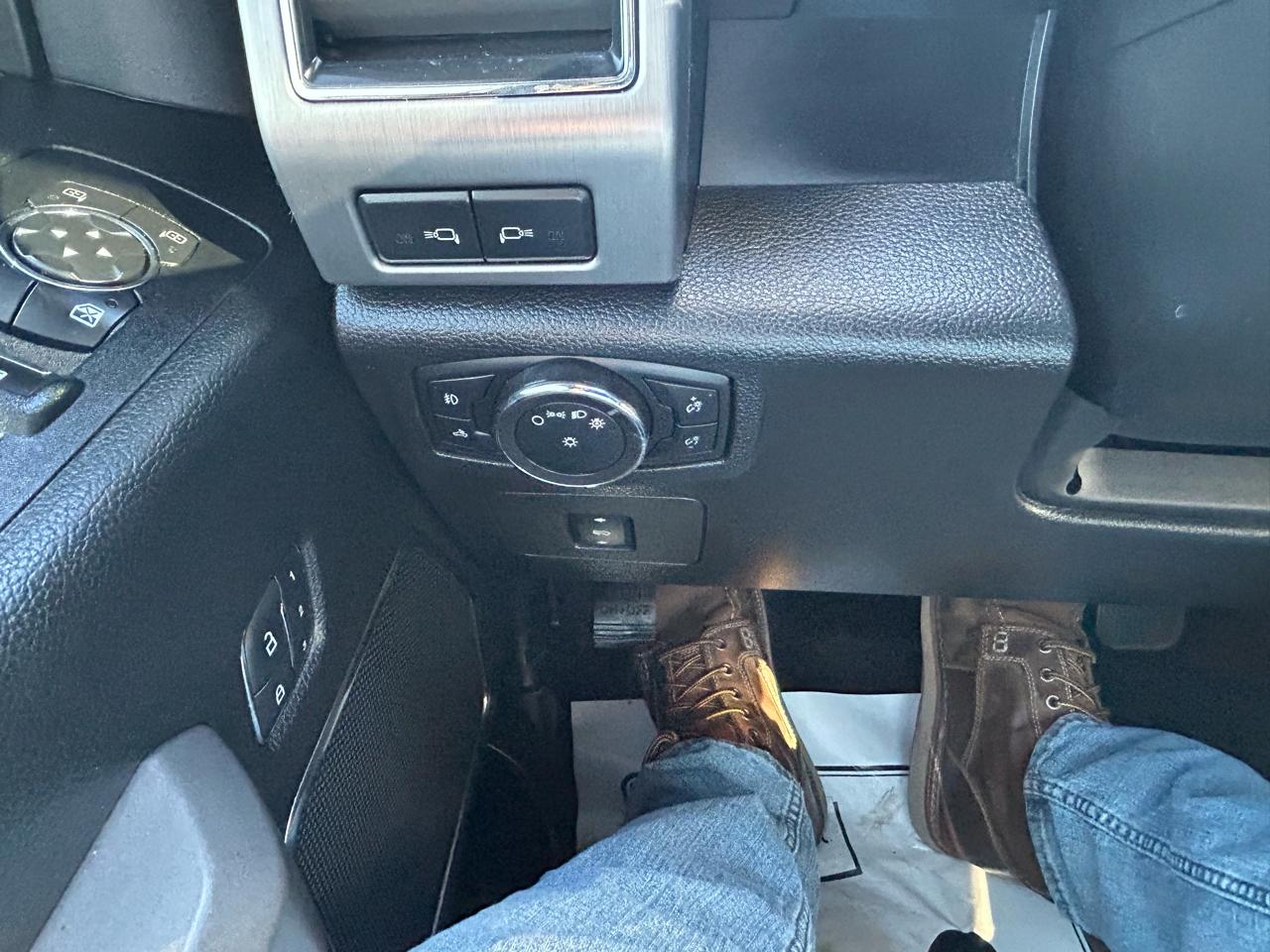 Ford F-150 Platinum 4WD SuperCrew 5.5' Box 2017
