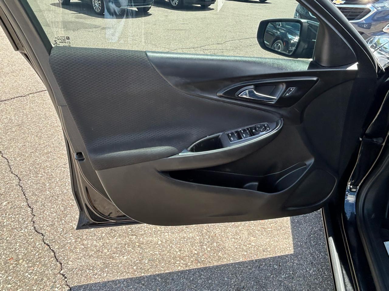 Chevrolet Malibu 4dr Sdn LT 2021