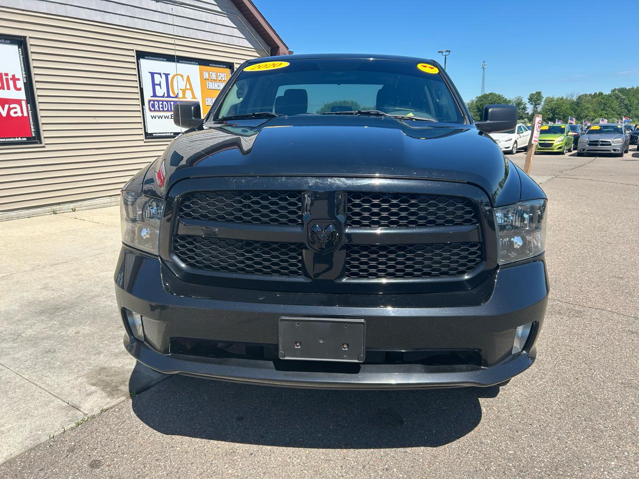 RAM 1500 Classic Express 4x4 Quad Cab 6'4" Box 2020