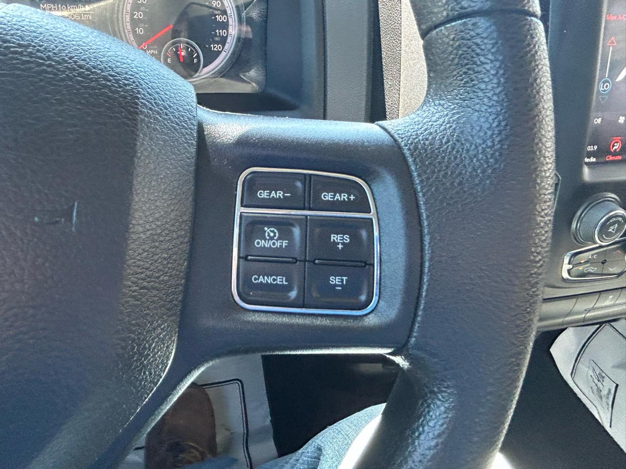 RAM 1500 Classic Express 4x4 Quad Cab 6'4" Box 2020