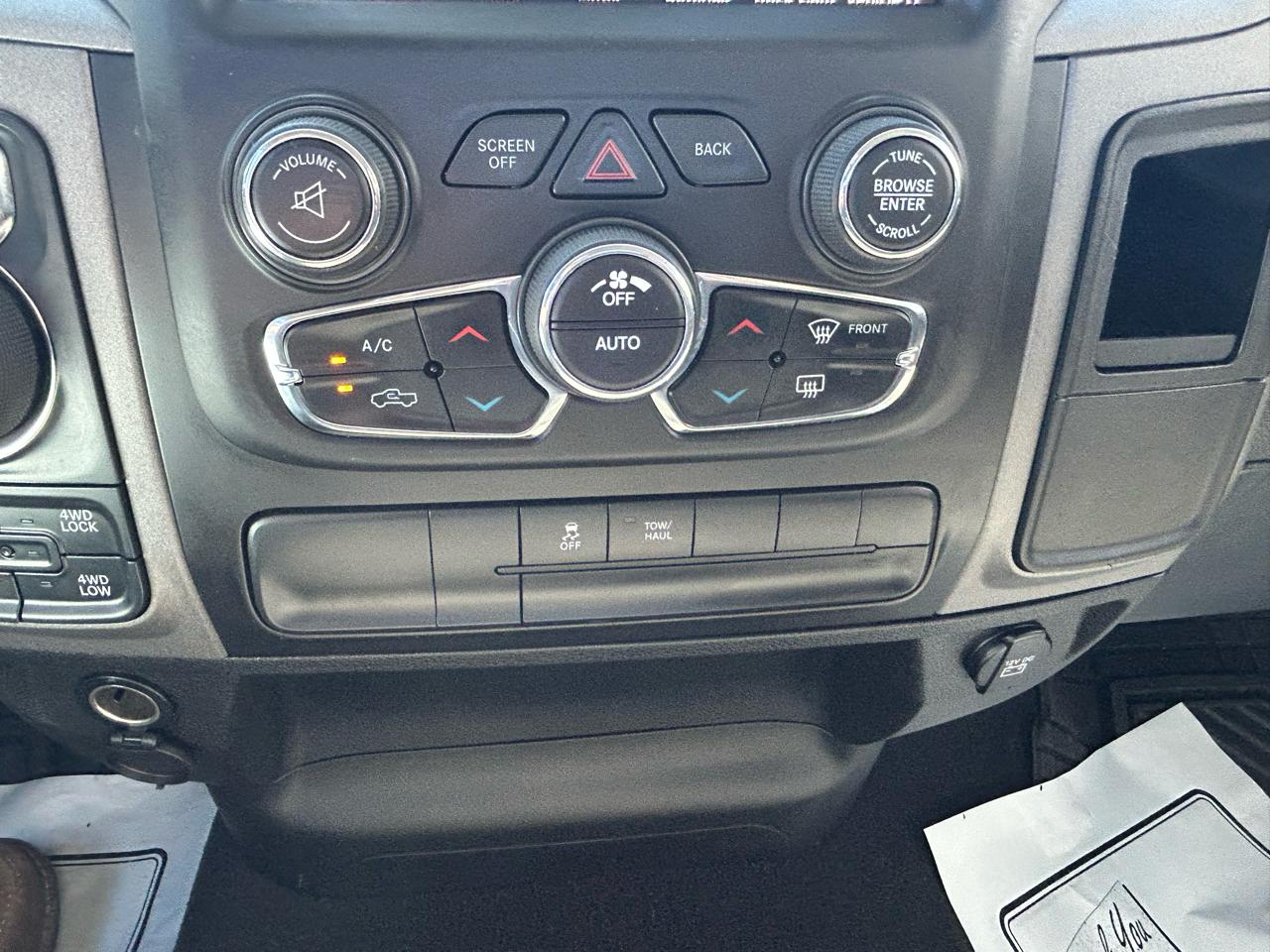 RAM 1500 Classic Express 4x4 Quad Cab 6'4" Box 2020