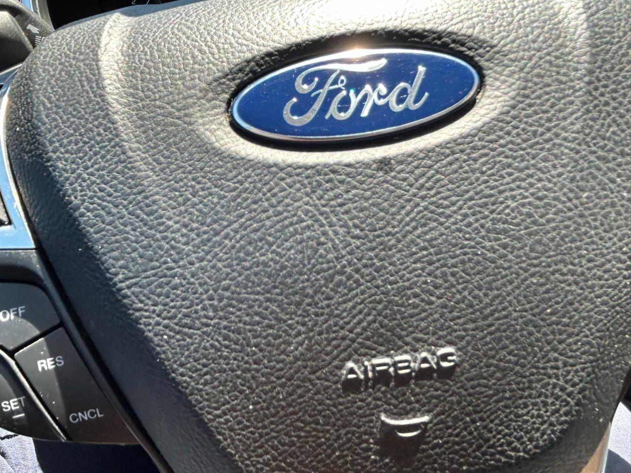 Ford Edge 4dr Titanium AWD 2015