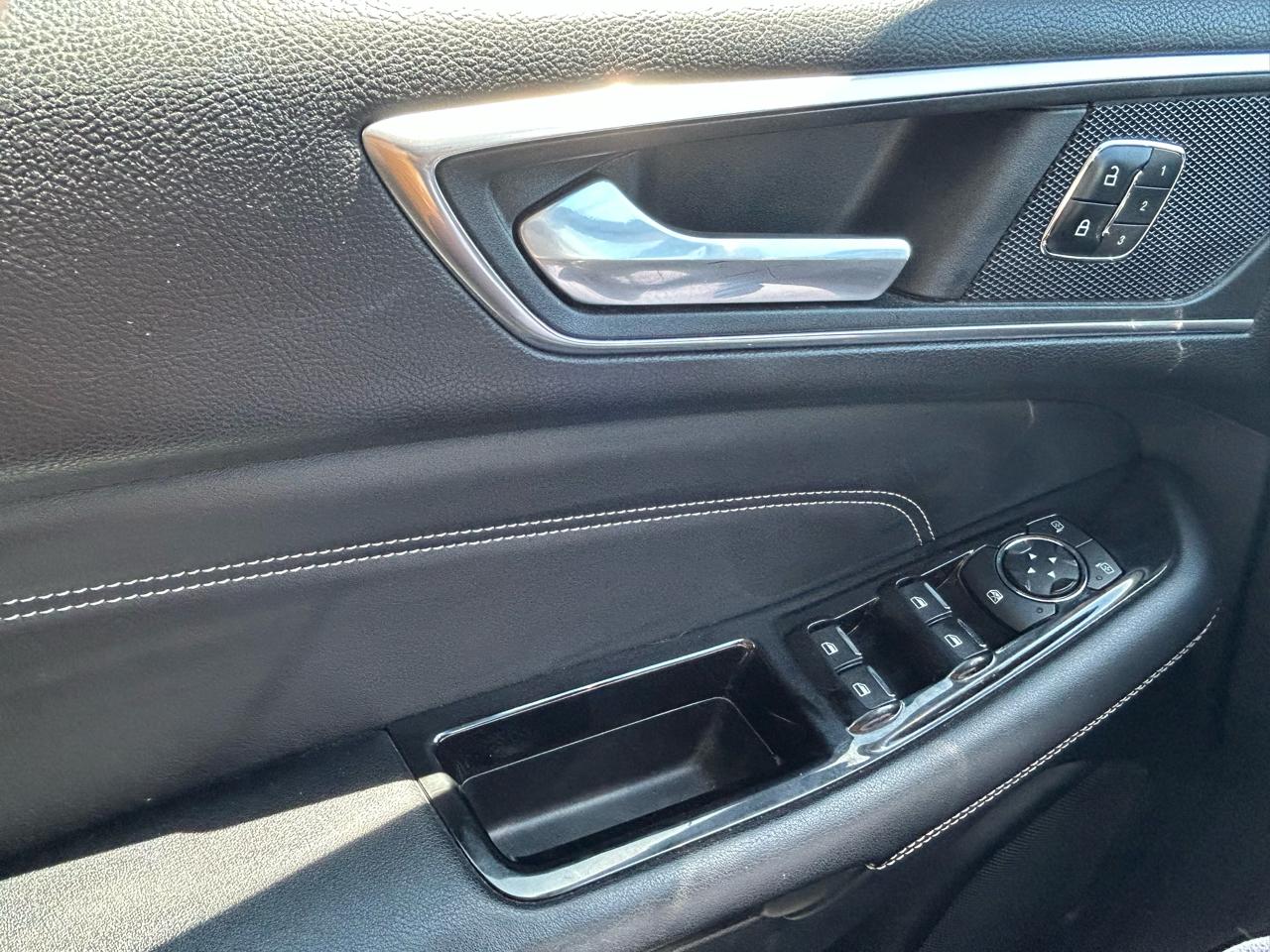 Ford Edge 4dr Titanium AWD 2015