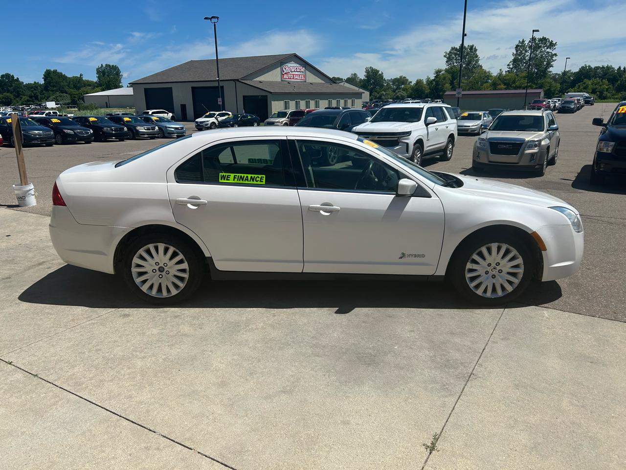 Mercury Milan 4dr Sdn Hybrid FWD 2011