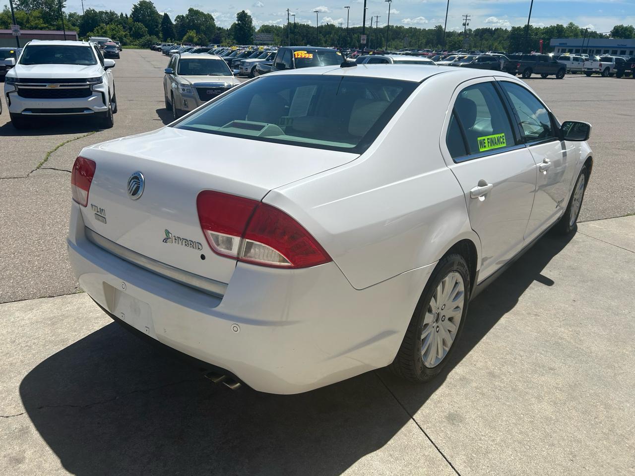 Mercury Milan 4dr Sdn Hybrid FWD 2011