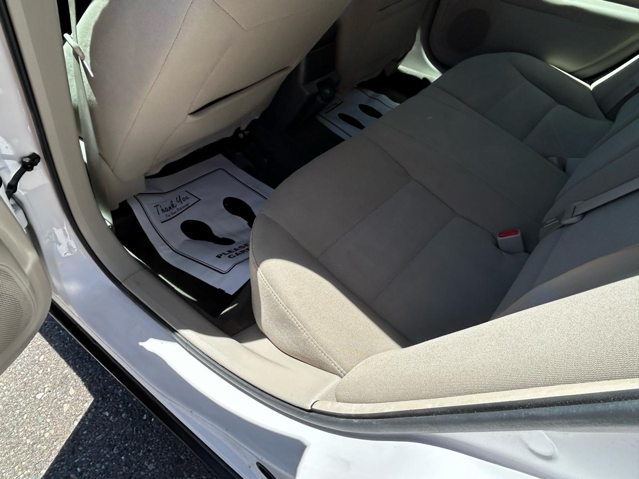 Mercury Milan 4dr Sdn Hybrid FWD 2011