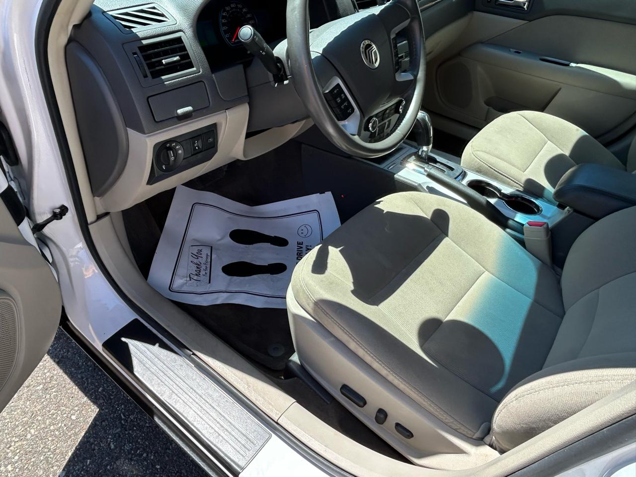Mercury Milan 4dr Sdn Hybrid FWD 2011