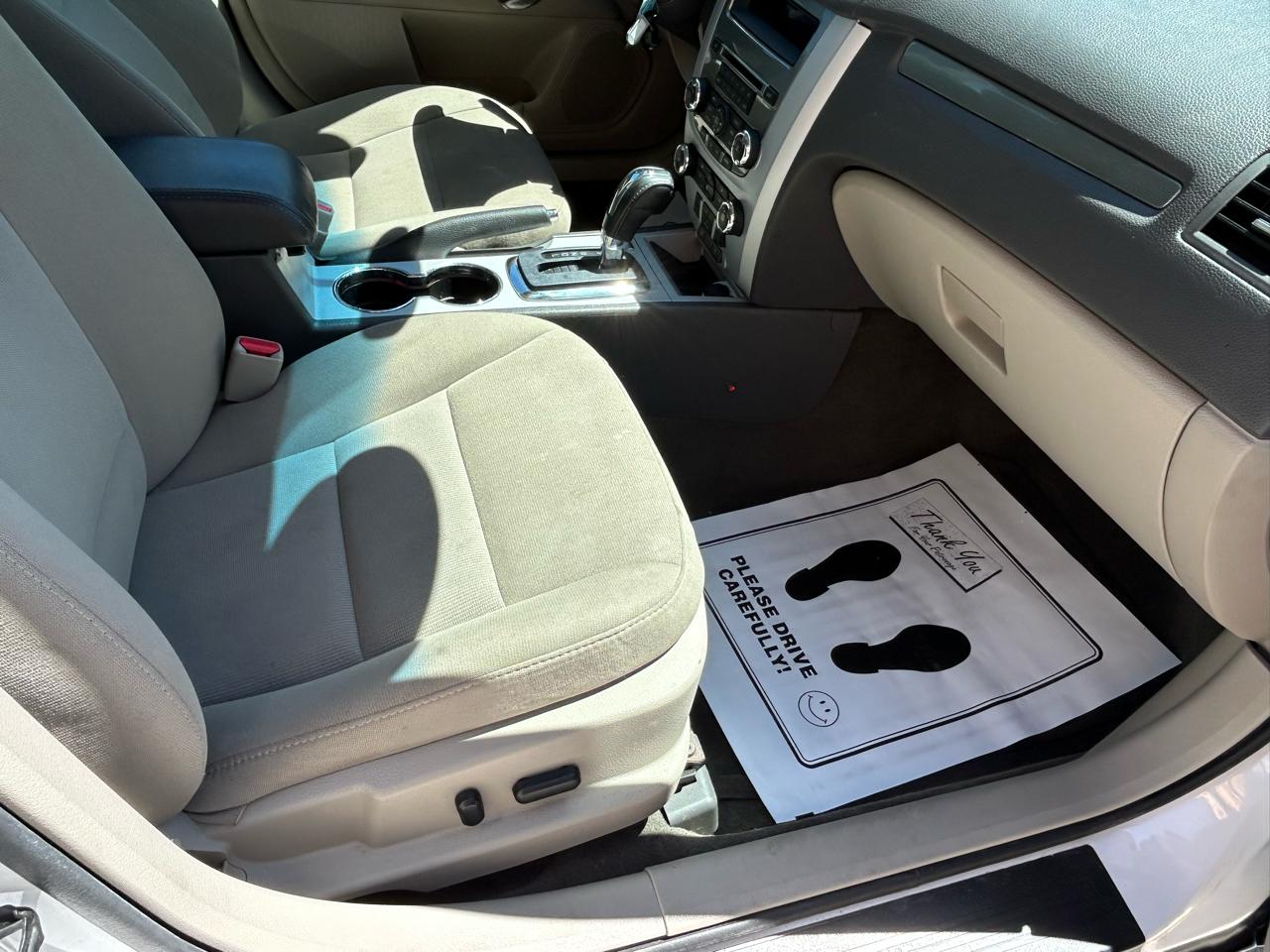 Mercury Milan 4dr Sdn Hybrid FWD 2011