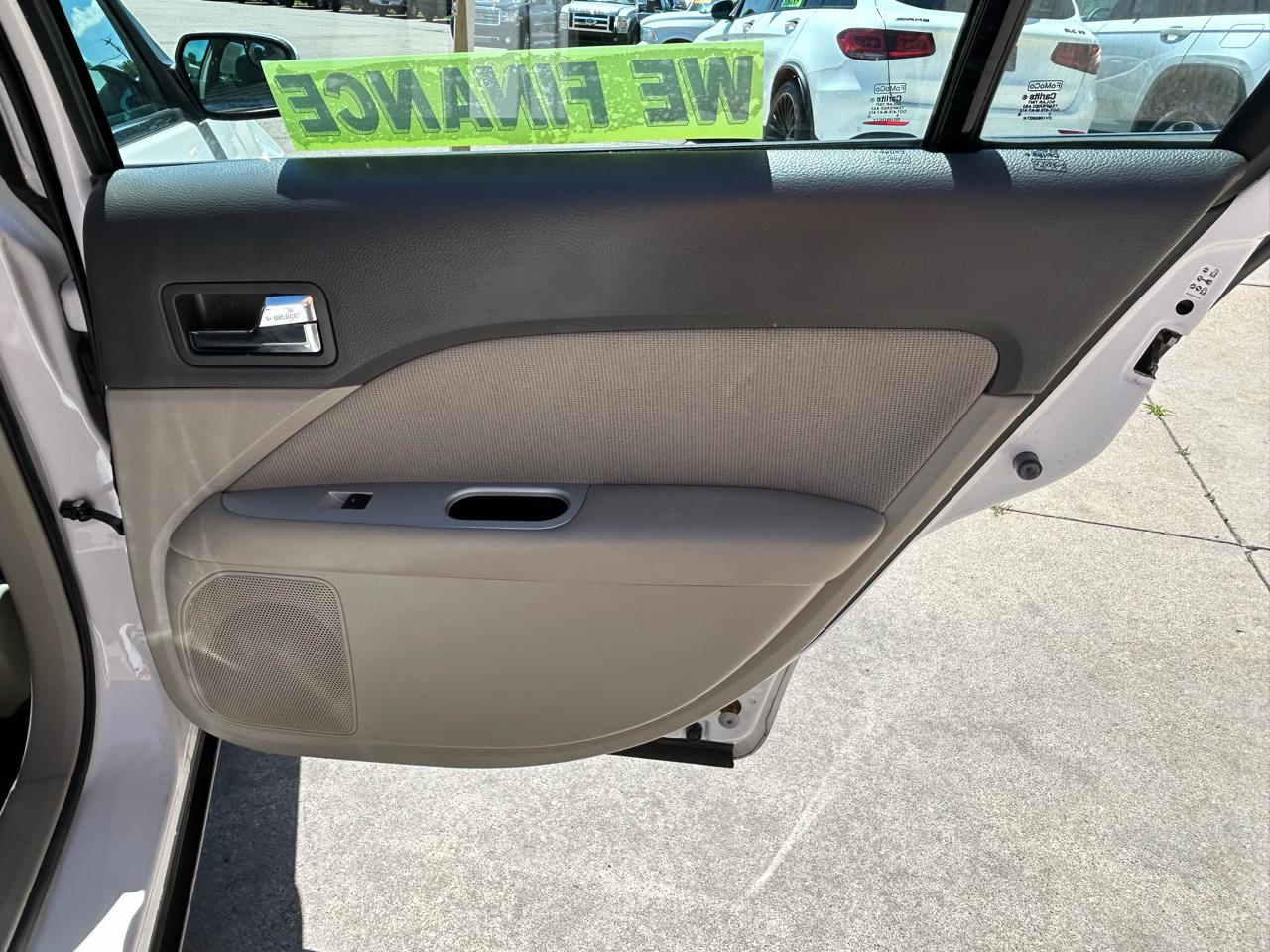 Mercury Milan 4dr Sdn Hybrid FWD 2011