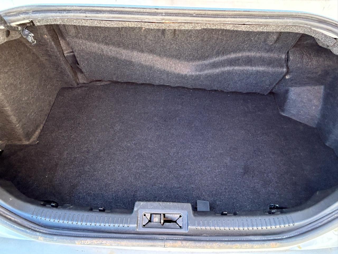 Mercury Milan 4dr Sdn Hybrid FWD 2011