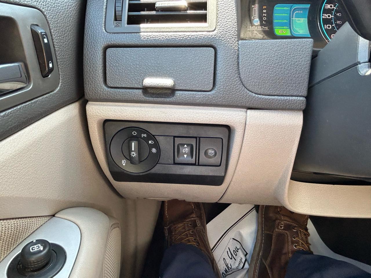 Mercury Milan 4dr Sdn Hybrid FWD 2011