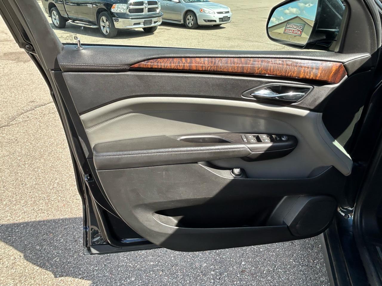 Cadillac SRX AWD 4dr Premium Collection 2011