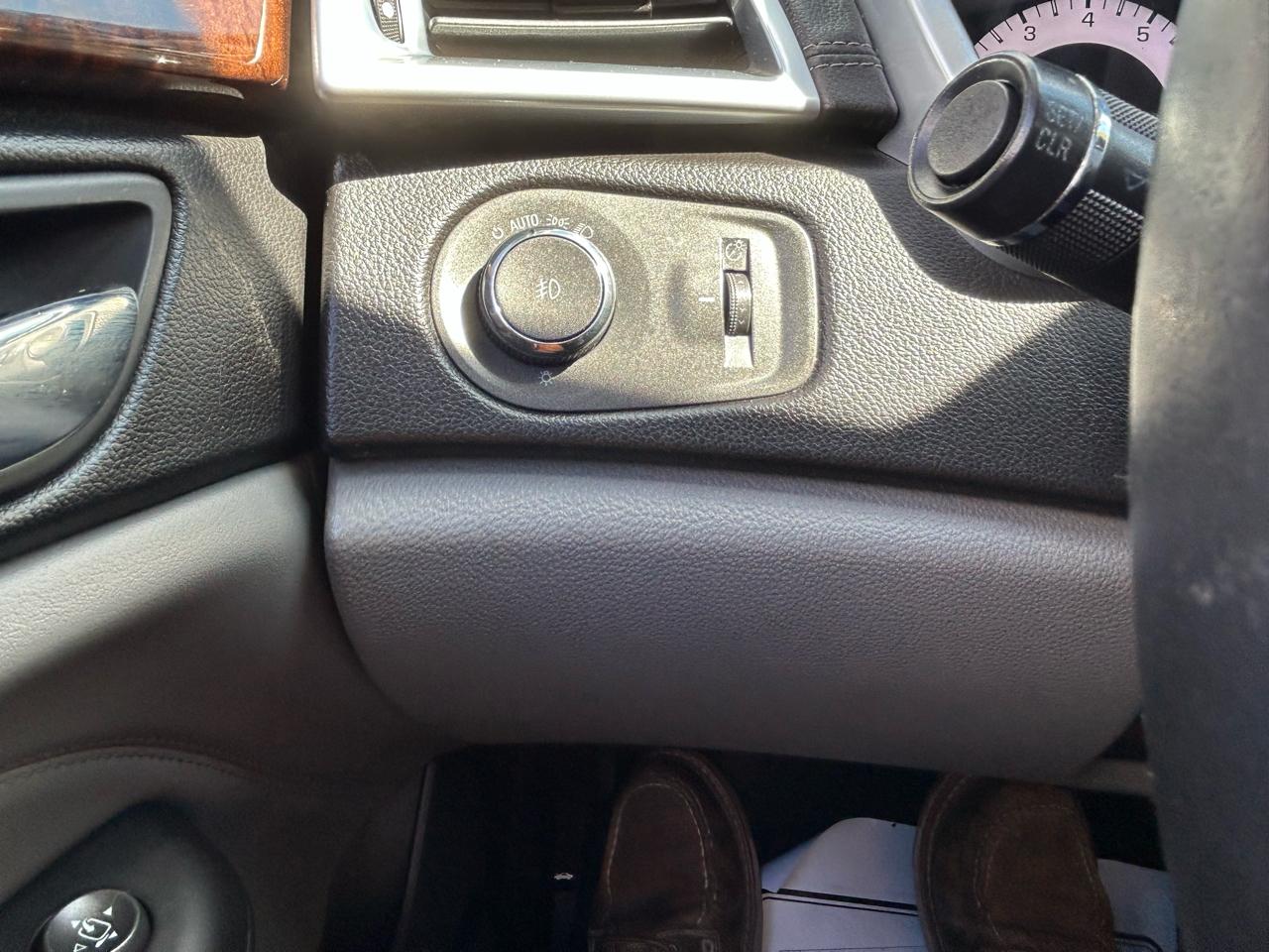 Cadillac SRX AWD 4dr Premium Collection 2011