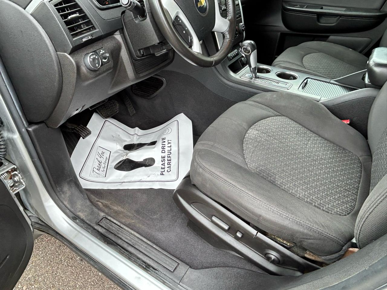 Chevrolet Traverse FWD 4dr LT w/1LT 2011