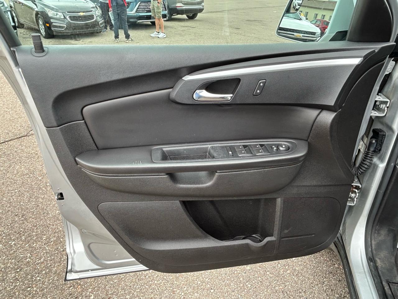 Chevrolet Traverse FWD 4dr LT w/1LT 2011