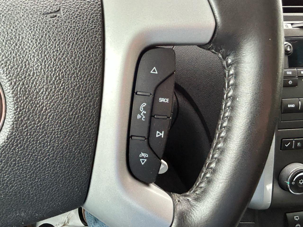 Chevrolet Traverse FWD 4dr LT w/1LT 2011