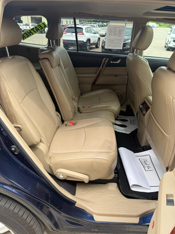 Toyota Highlander 4WD 4dr V6 Limited (Natl) 2012