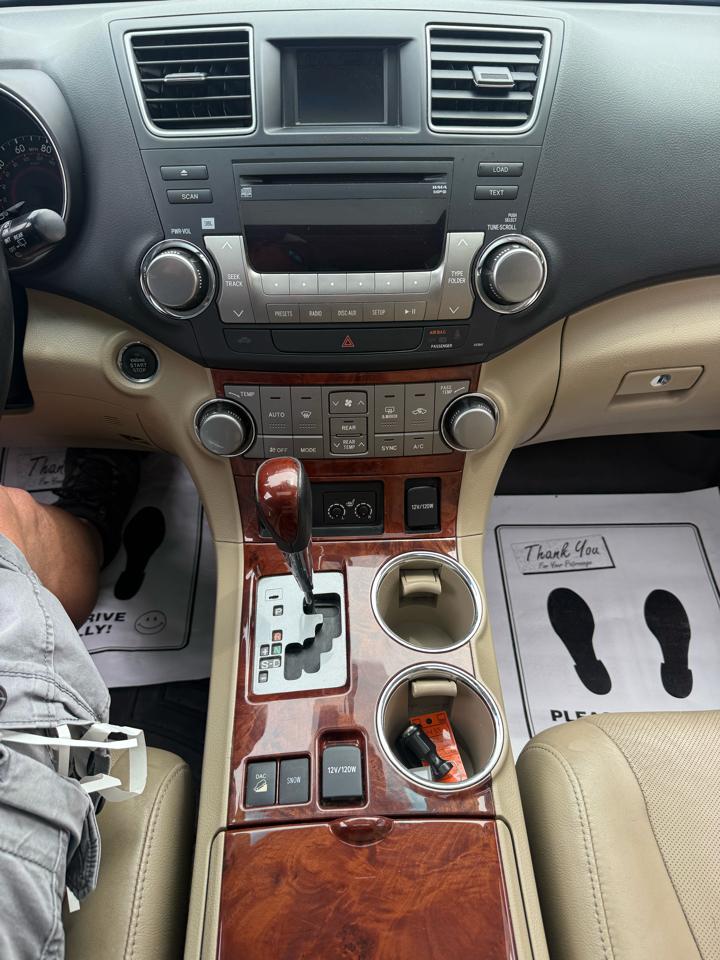Toyota Highlander 4WD 4dr V6 Limited (Natl) 2012