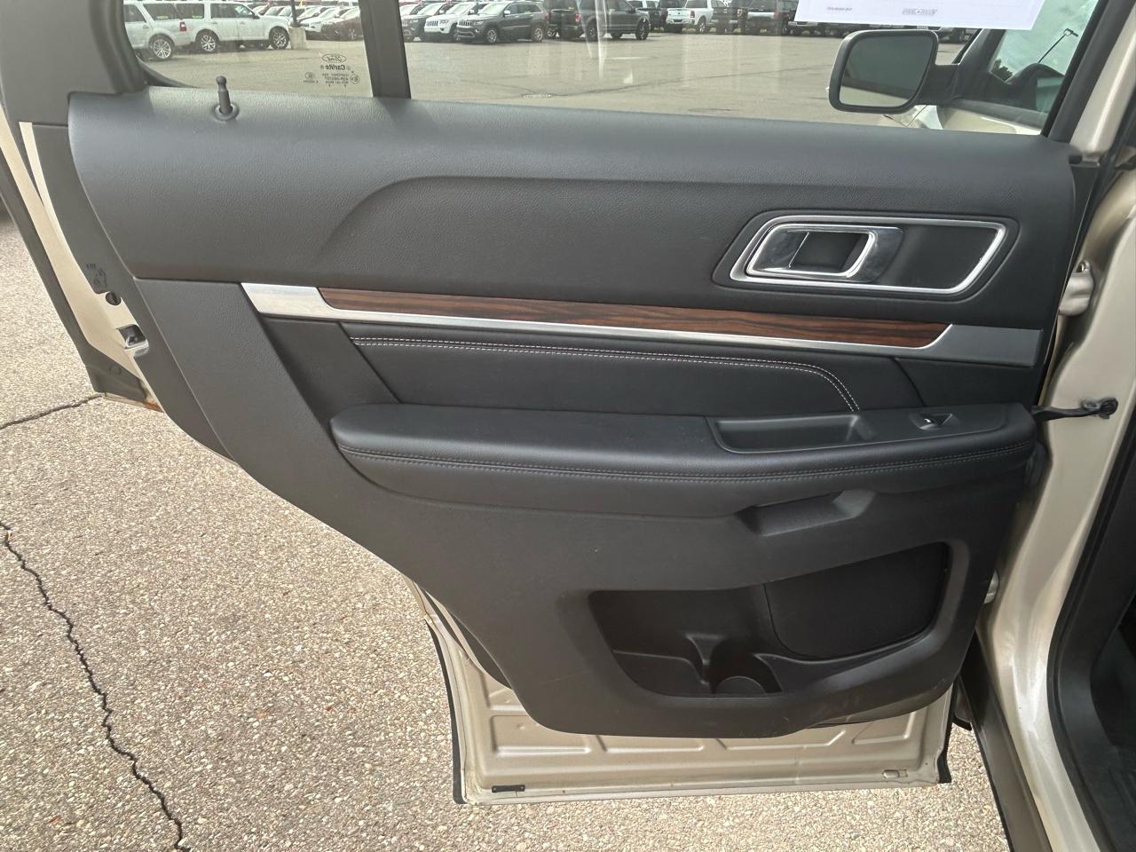 Ford Explorer Limited 4WD 2017