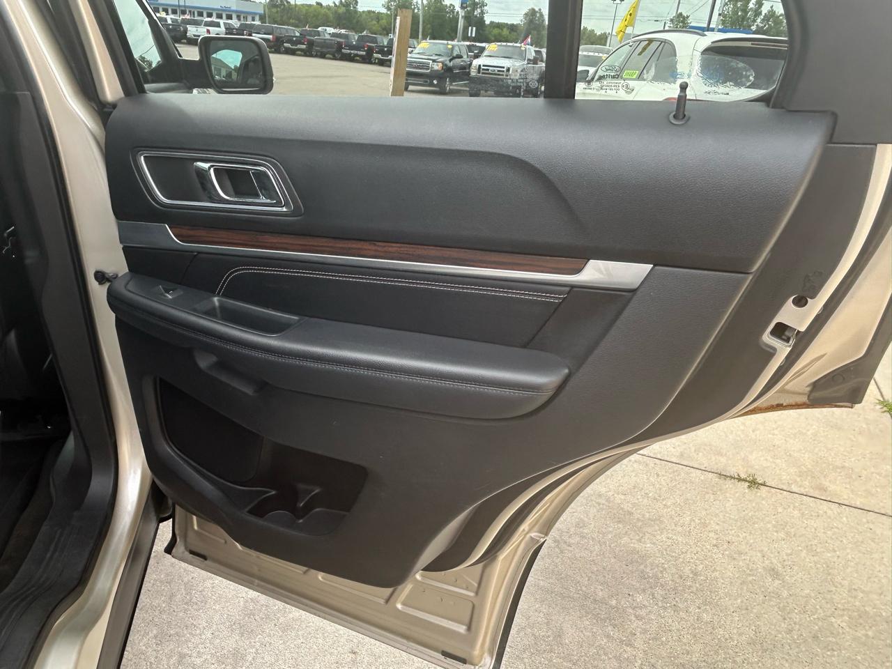 Ford Explorer Limited 4WD 2017
