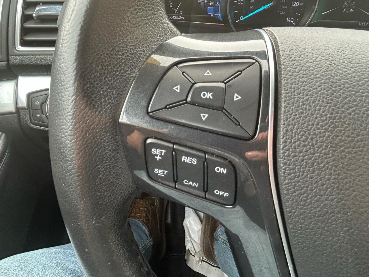 Ford Explorer Limited 4WD 2017