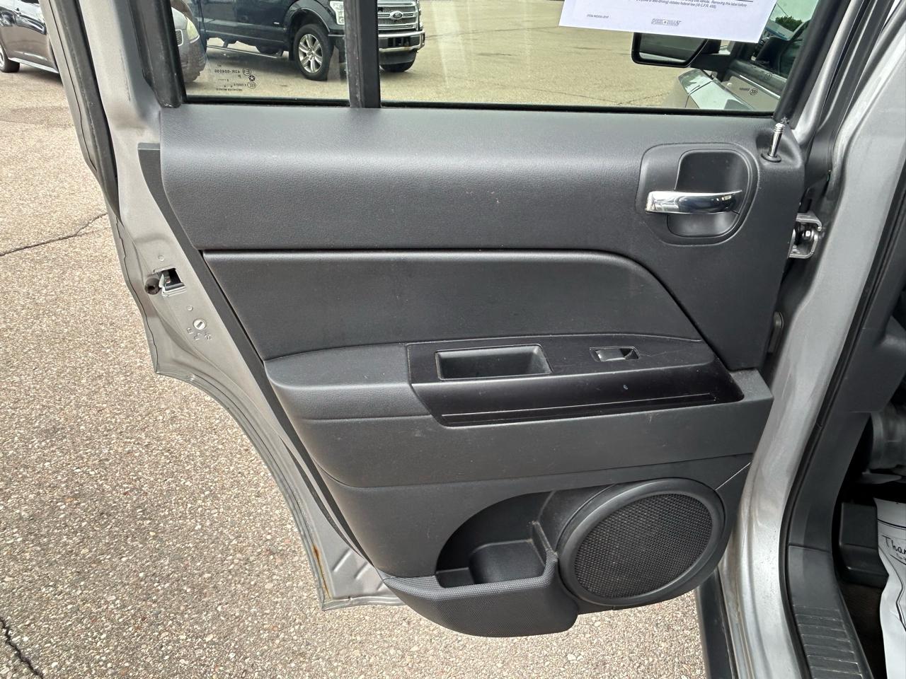Jeep Patriot FWD 4dr Sport 2015