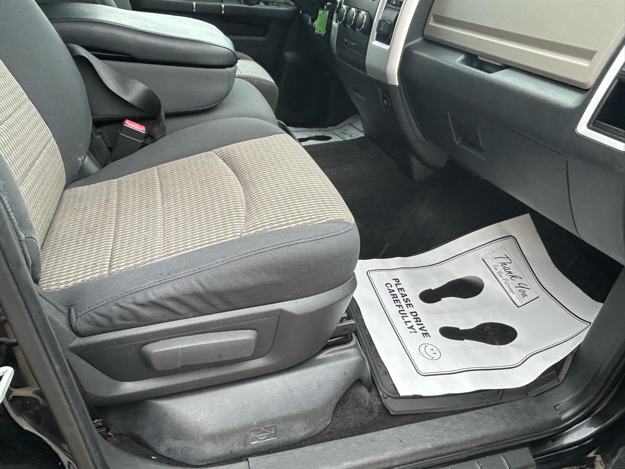 RAM 1500 4WD Crew Cab 140.5" Big Horn 2012