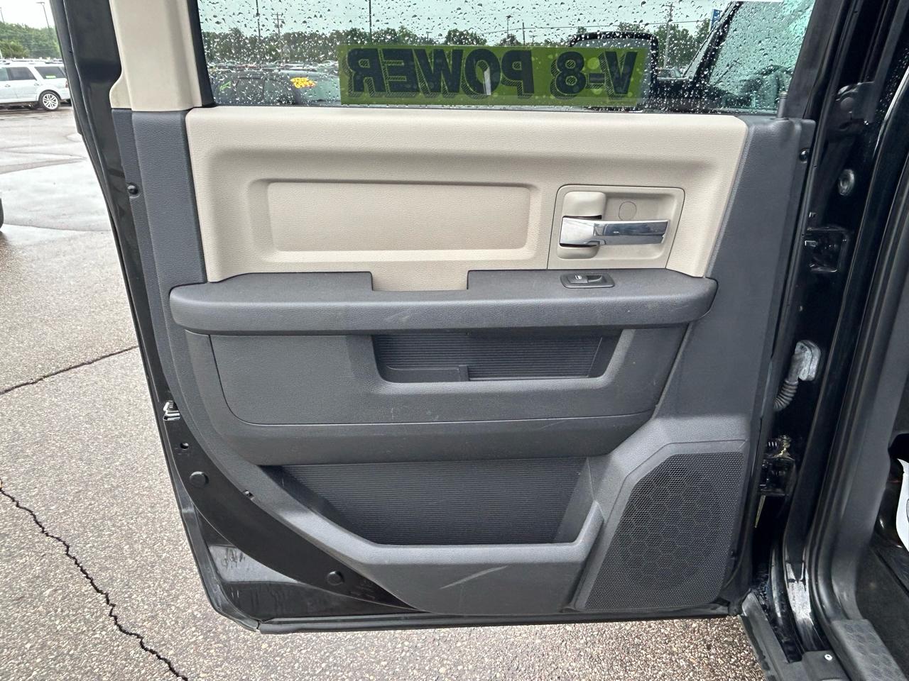 RAM 1500 4WD Crew Cab 140.5" Big Horn 2012